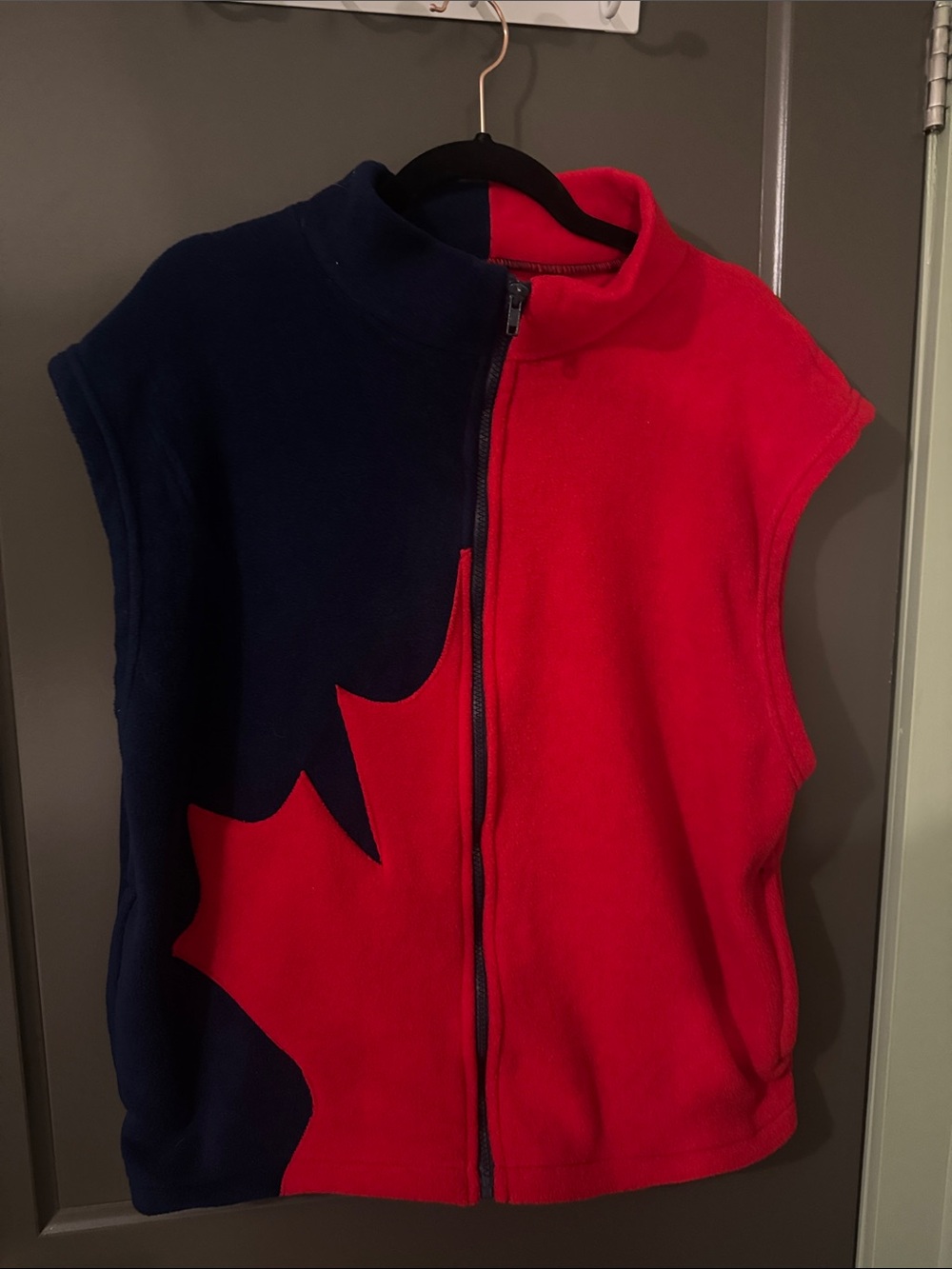 Women’s Canadian Flag fleece Vest - made in Canada - Calhoun Sportswear - L